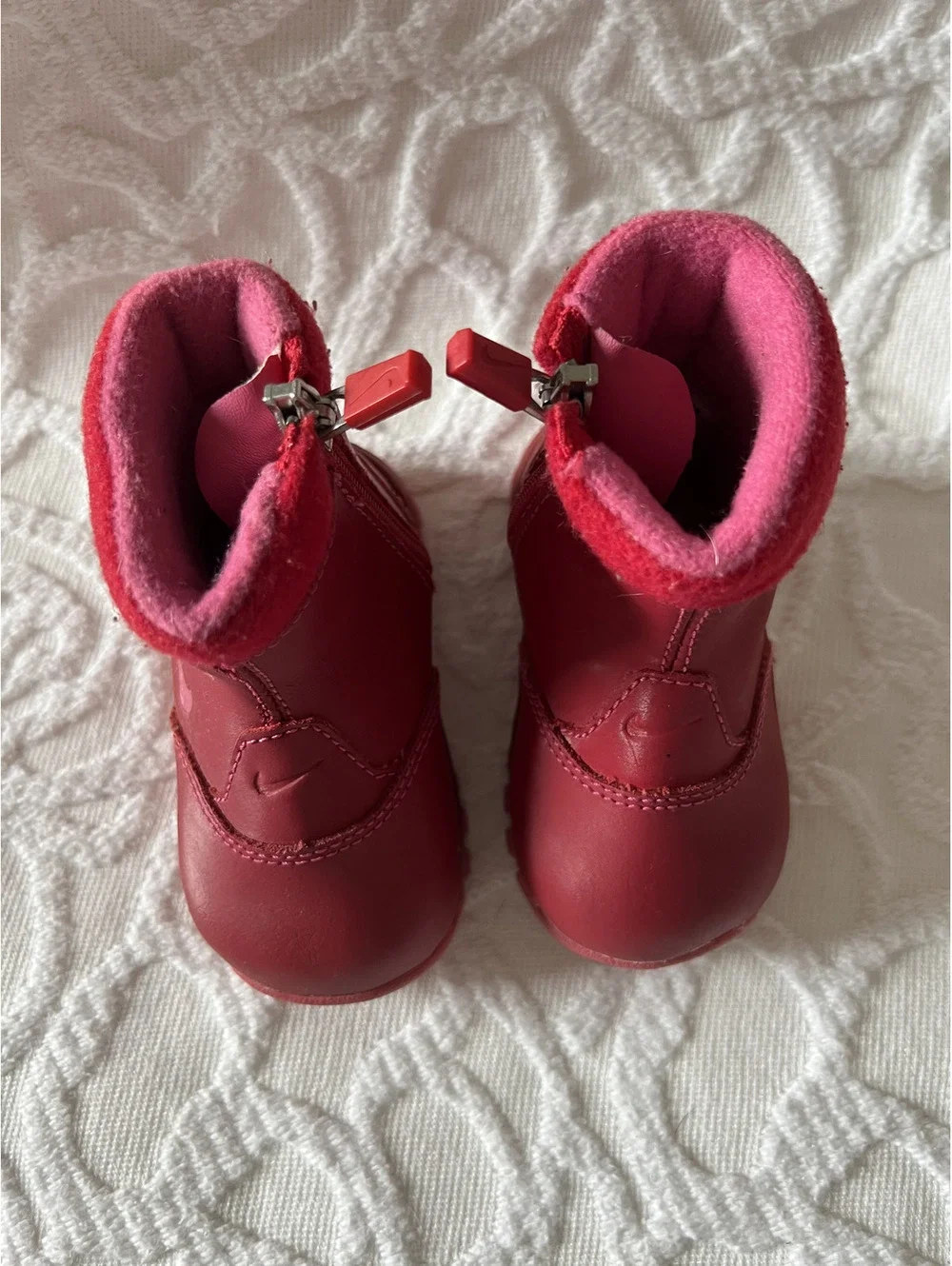 Vintage Y2K Nike Yucan Pink Insulated Winter Sneaker Boots